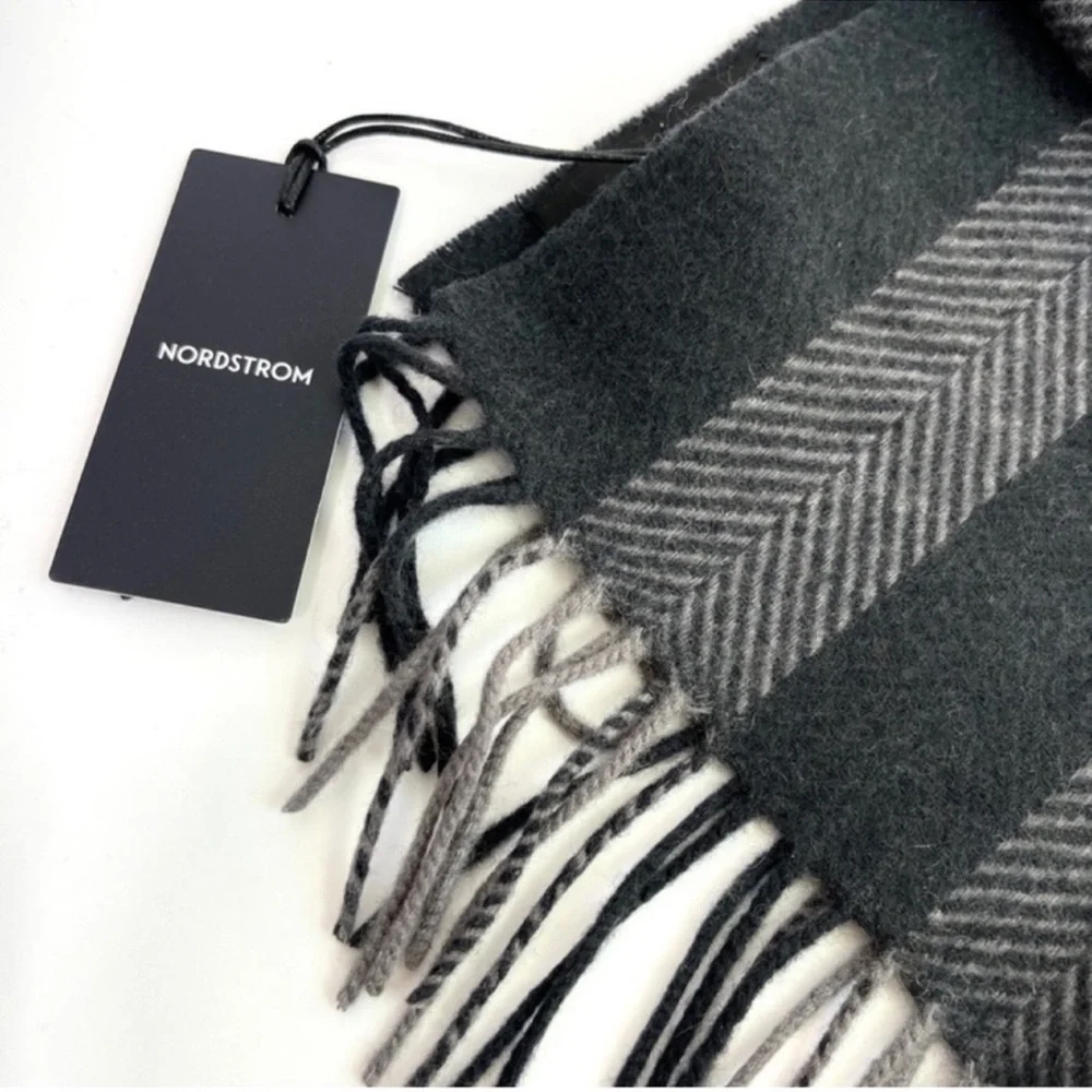 NORDSTROM Cashmere Wool Twill Scarf NEW Gray Grey Frost Zig Zag NEW With Tag